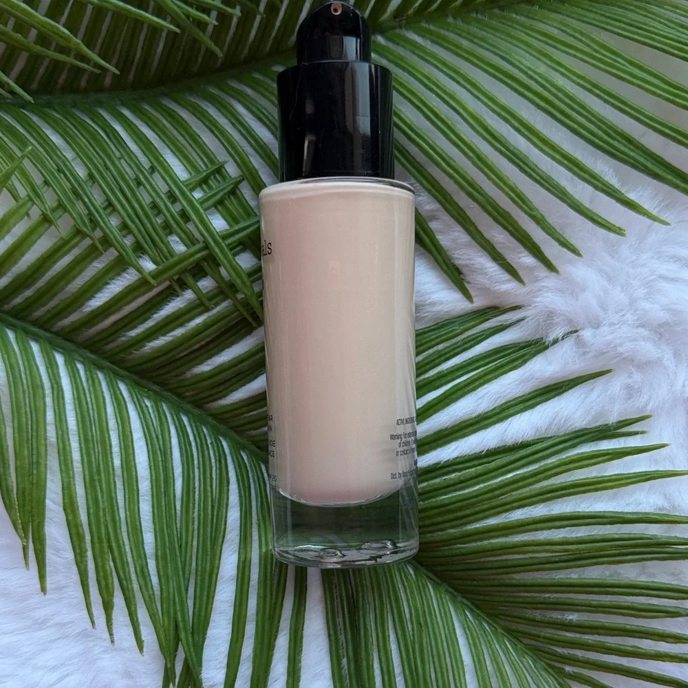 bareMinerals achieve smooth
